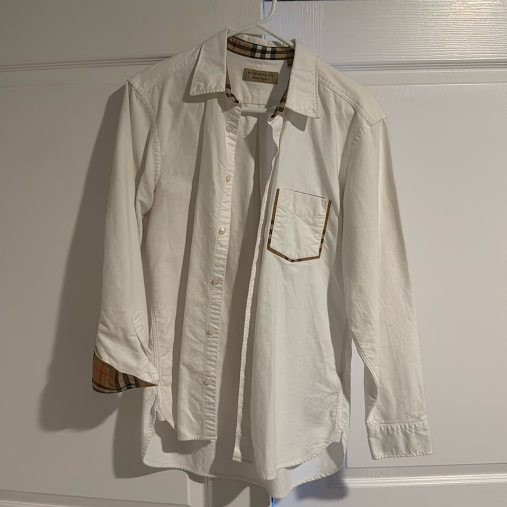 White BURBERRY , men’s, size M.